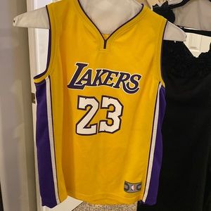 Lakers youth L LeBron James jersey